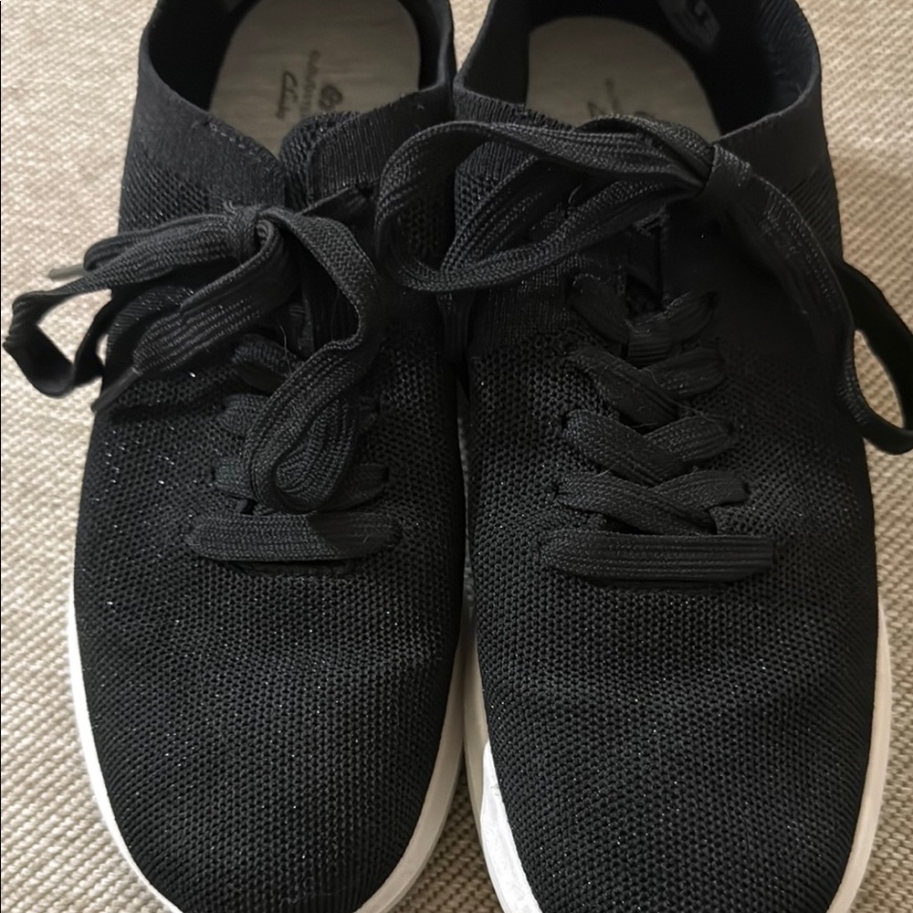 Womans Black Sneakers
